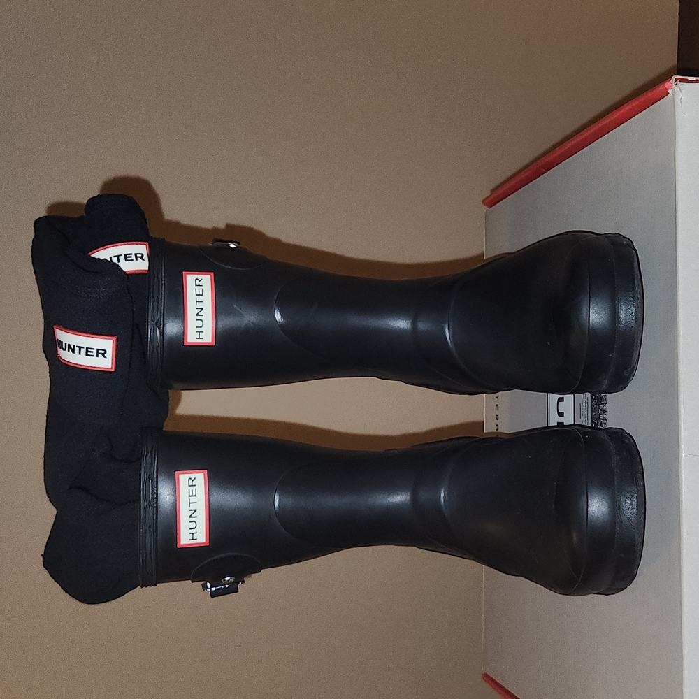 Hunter original matte black short boots with sock inserts